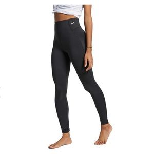 NWT Nike Leggings Medium